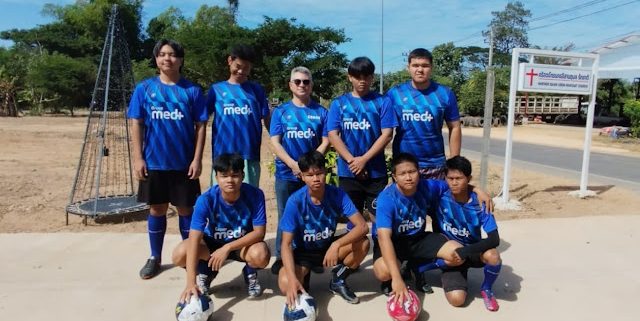Empresa brasileira busca talentos no futebol da Tailândia com projeto social inovador